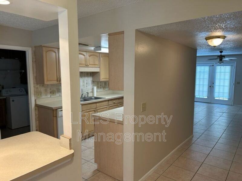 4603 Lighthouse Cir - Photo 2 of 50