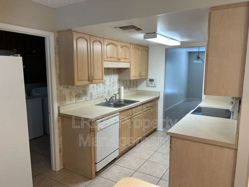 4603 Lighthouse Cir - Photo 4 of 50