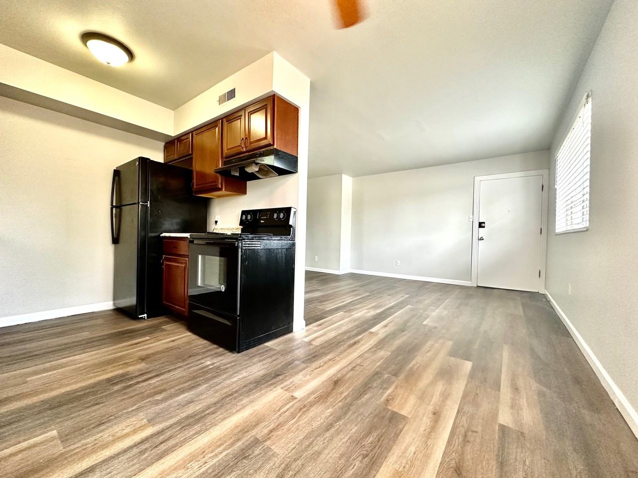 1539 Leeshores Lane #C - Photo 3 of 10