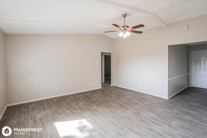 3308 N Ave - Photo 3 of 16