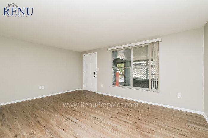 6344 Edenmore Ave - Photo 3 of 18