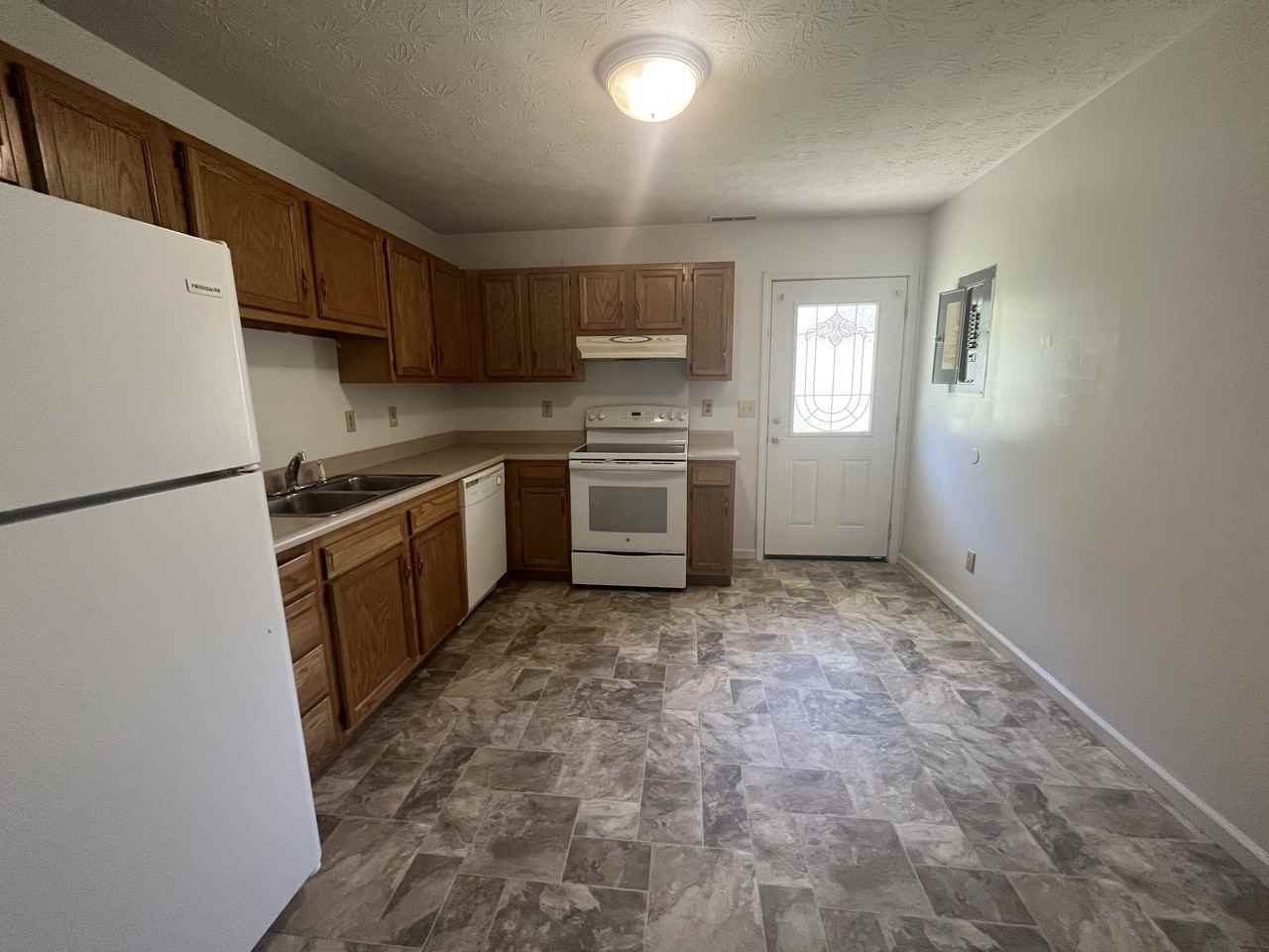 1280 Spring Valley Dr #1 - Photo 3 of 9