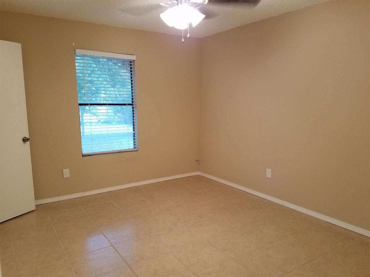 201 W Goforth Rd #1 - Photo 2 of 12