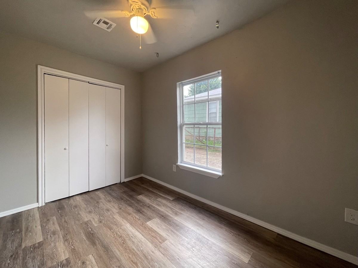 824 Nw 45th St #1 - Photo 7 of 14