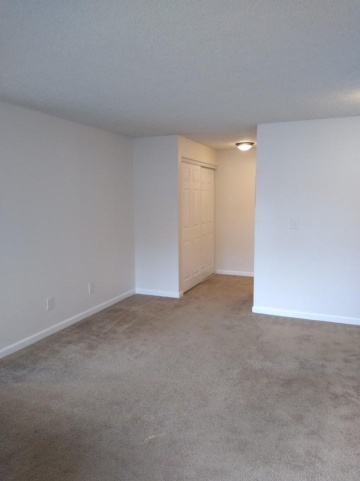 601 W 11th Ave #31 - Photo 6 of 7