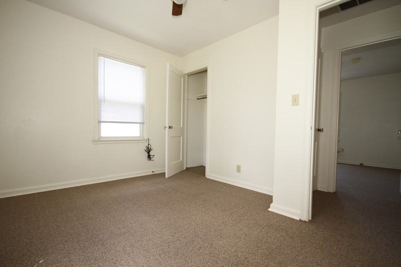 313 W 18th St #1 - Photo 5 of 7