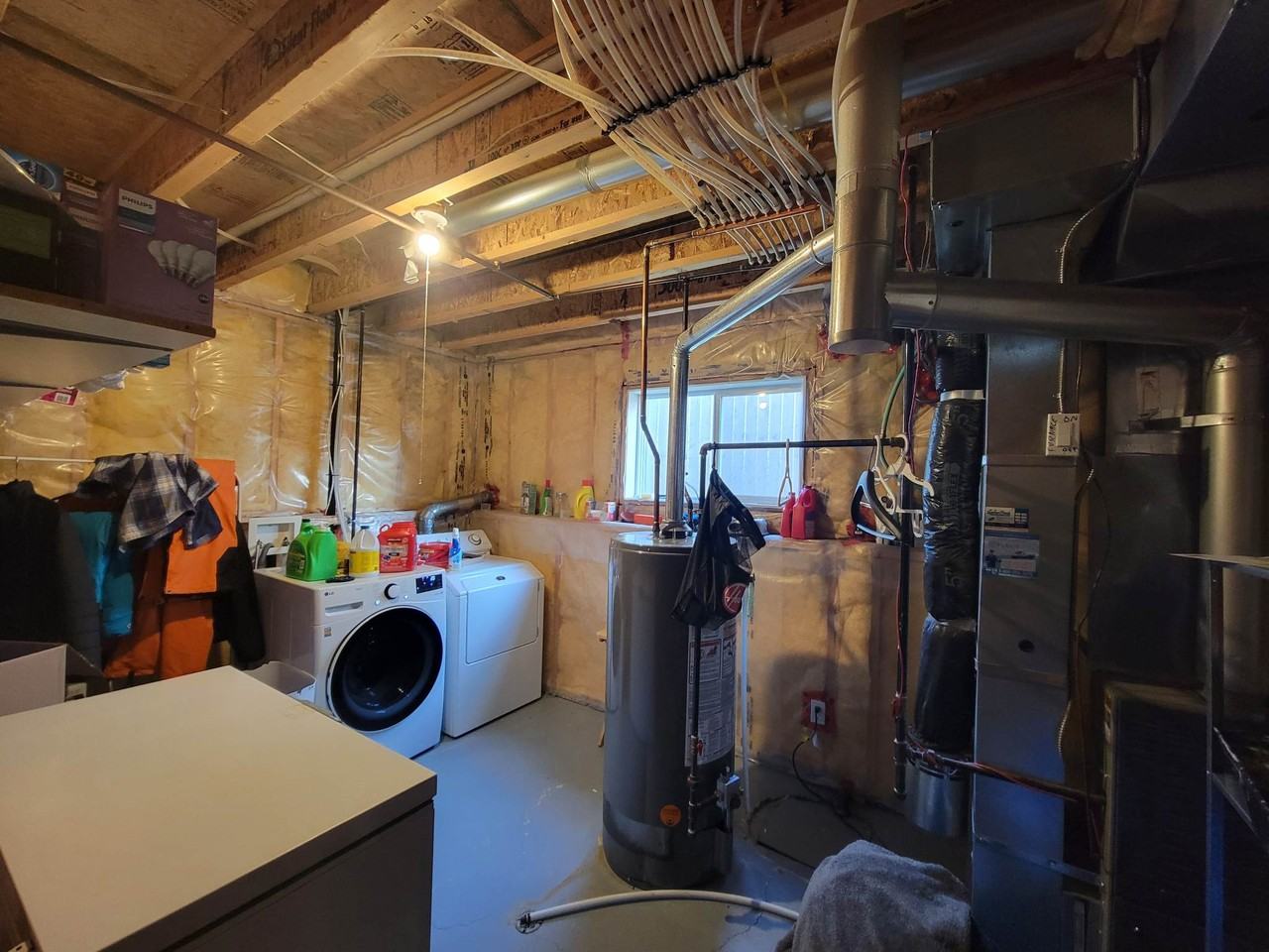 85 Pinnacle Cres #1 - Photo 3 of 19