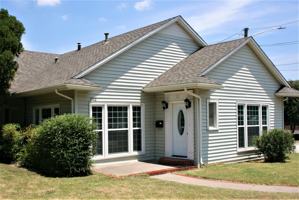 featured image of 502 Pearl St #1