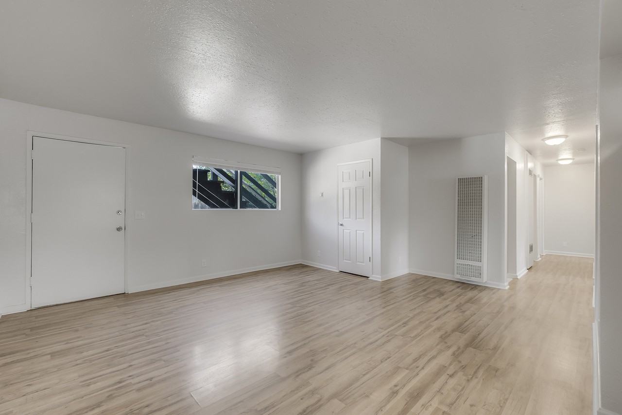 1514 Oakdale St #B - Photo 4 of 14