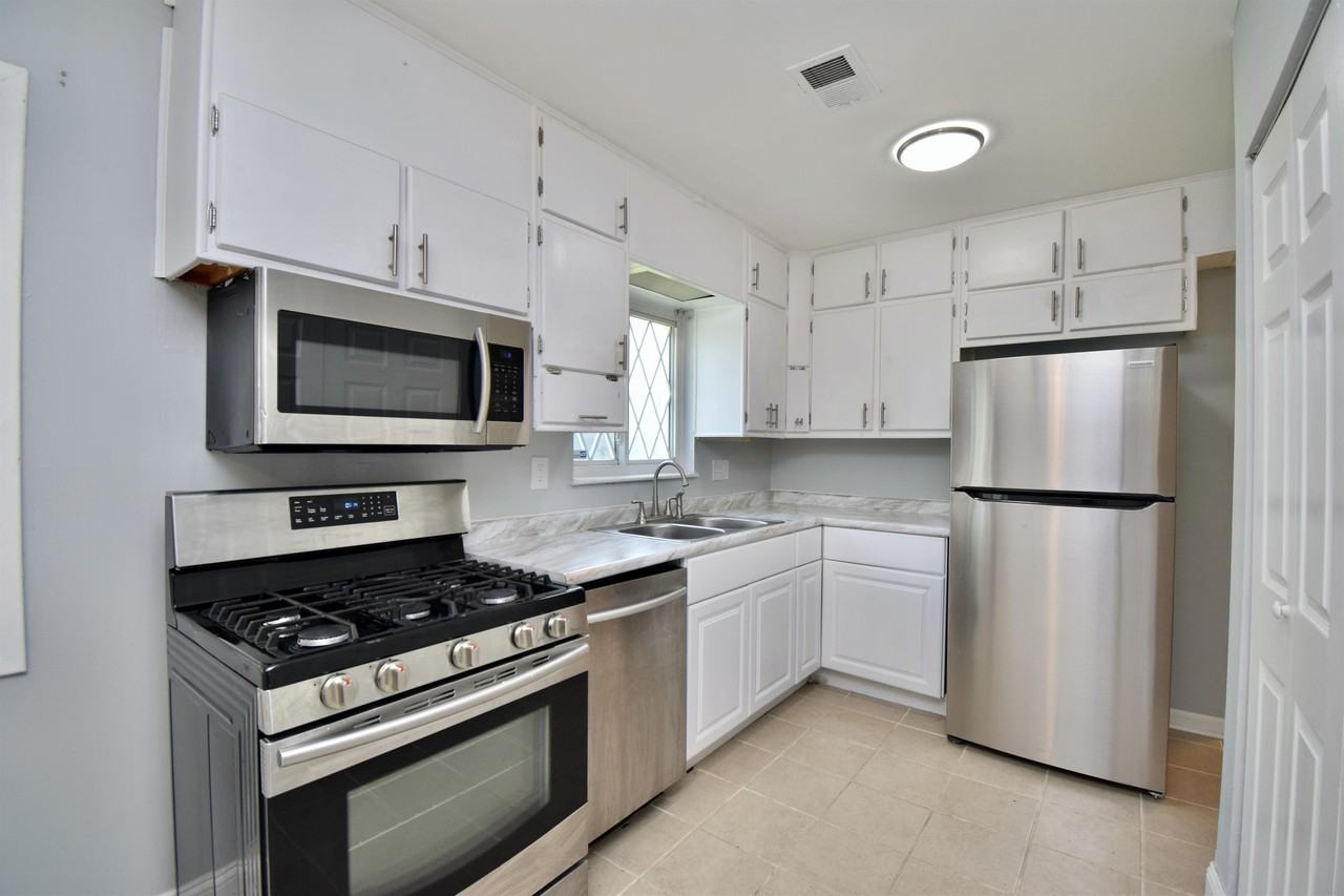 3918 Eddystone Dr #1 - Photo 2 of 26