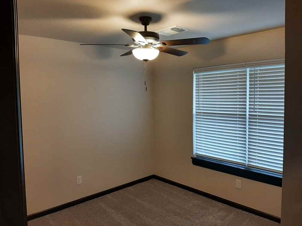 4210 W Country Club Dr #1 - Photo 5 of 12