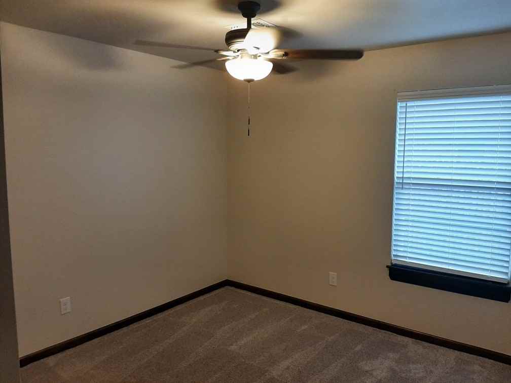 4210 W Country Club Dr #1 - Photo 7 of 12