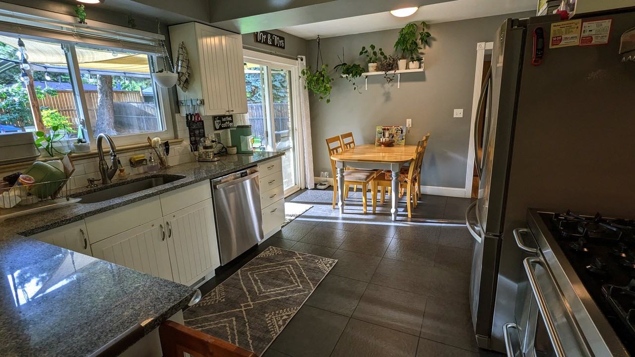 2441 Mathews St #1 - Photo 5 of 15