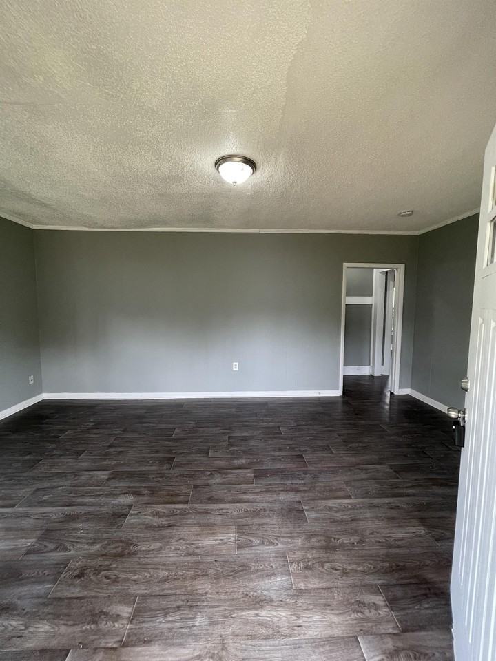 2702 Woodside St #1 - Photo 2 of 17