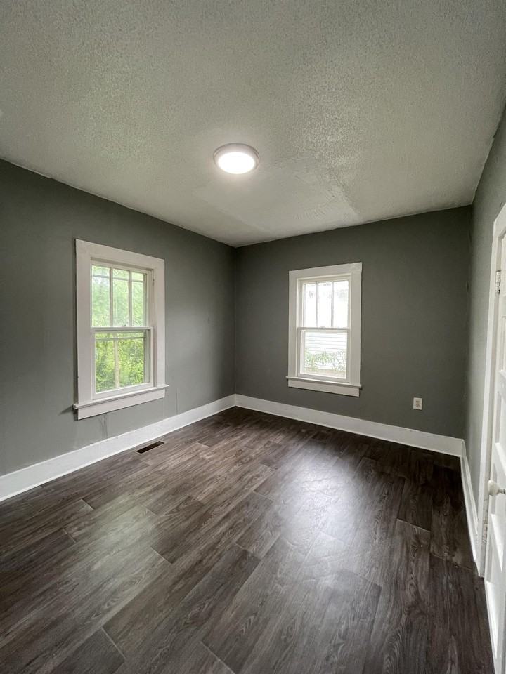 2702 Woodside St #1 - Photo 4 of 17