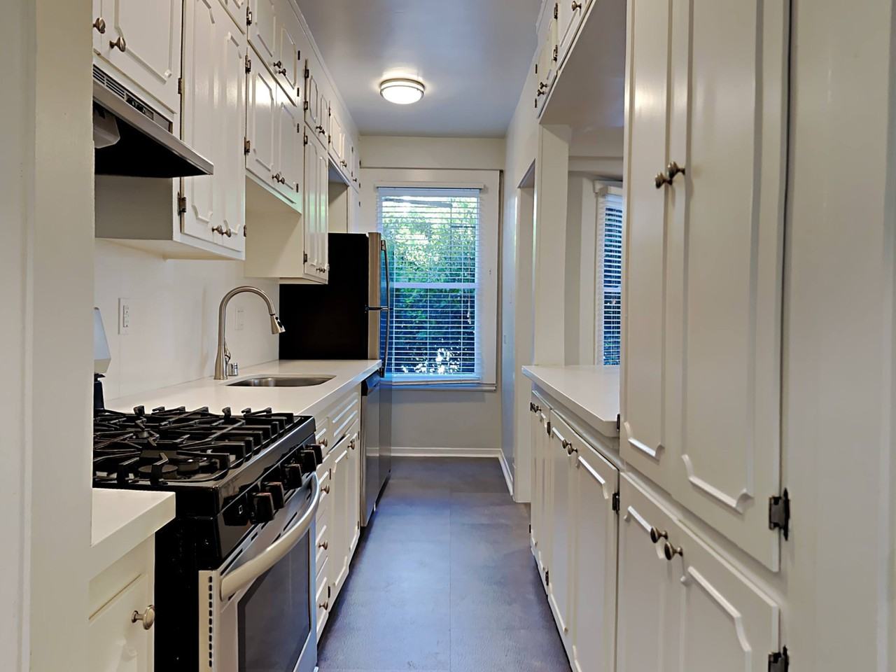 704 Bush St - Photo 4 of 19