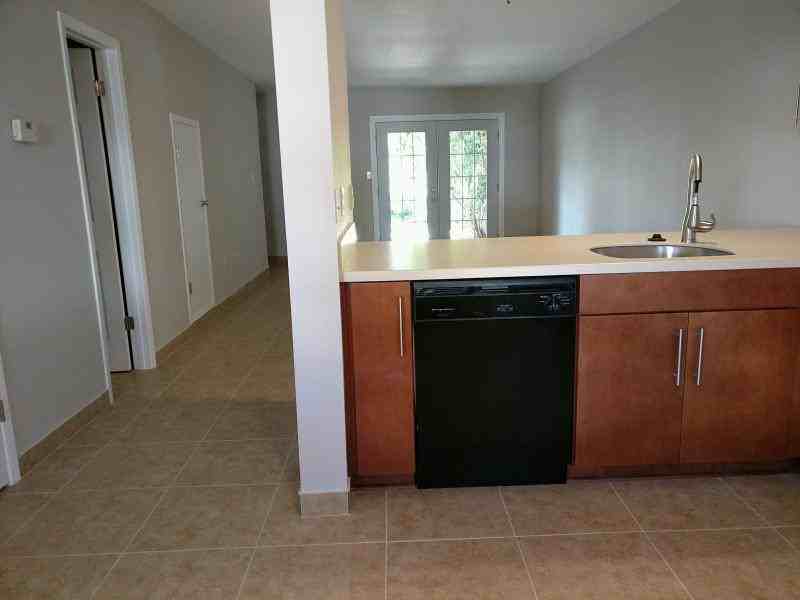 640 Sandalwood Dr - Photo 2 of 13