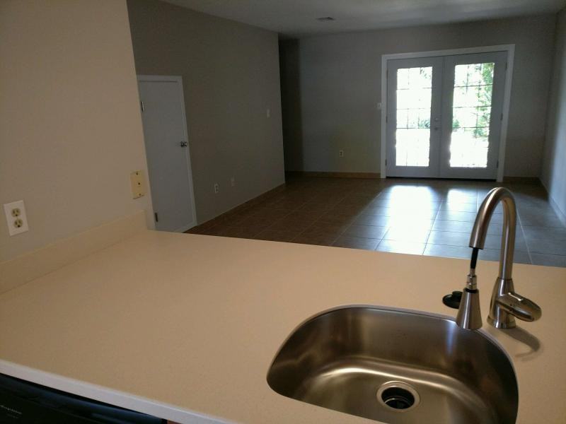 640 Sandalwood Dr - Photo 3 of 13