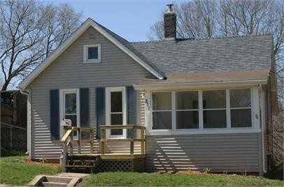 811 S College Ave - Photo 2 of 8