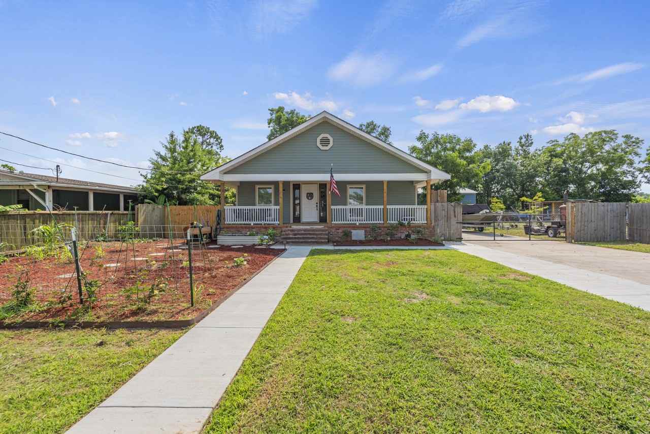 243 Eisenhower St #NA - Photo 3 of 23