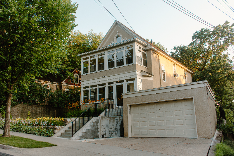 12 Barton Ave Se - Photo 3 of 22