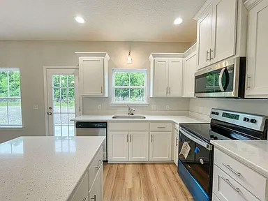 577 Meloney Dr - Photo 6 of 20