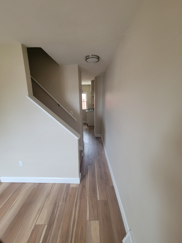 638 Hollace St - Photo 3 of 10