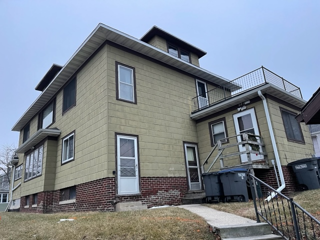 631 N 4th St - Photo 2 of 14