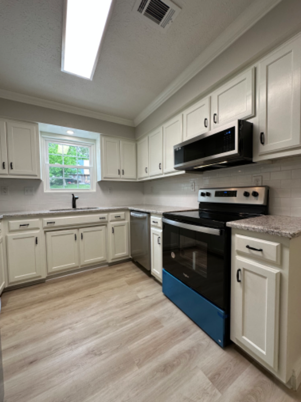 134 Colony Dr - Photo 3 of 18