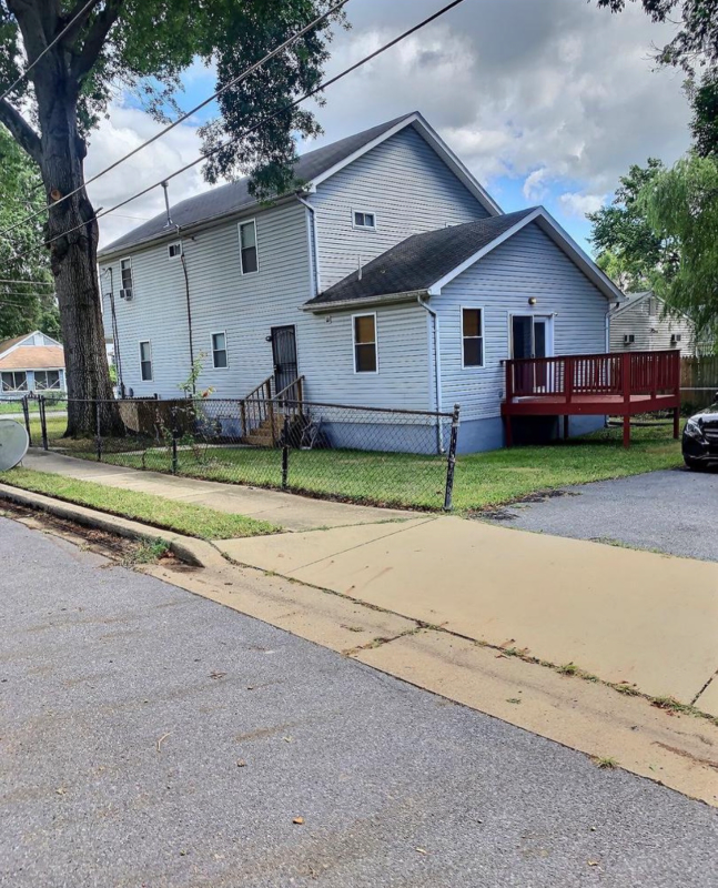 1 Doewood Ln - Photo 2 of 6