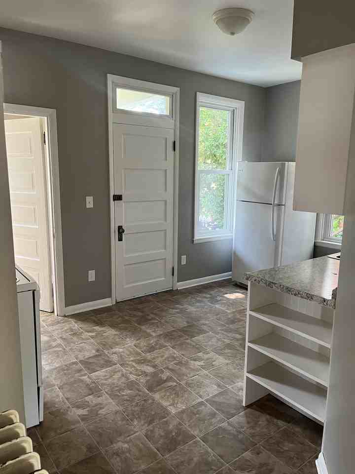 538 Alexander Ave #1 - Photo 3 of 9
