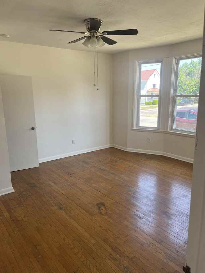 538 Alexander Ave #1 - Photo 6 of 9