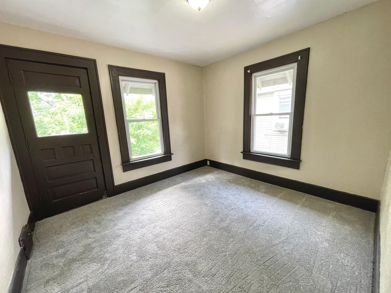 584 Schiller Ave #2 - Photo 3 of 21