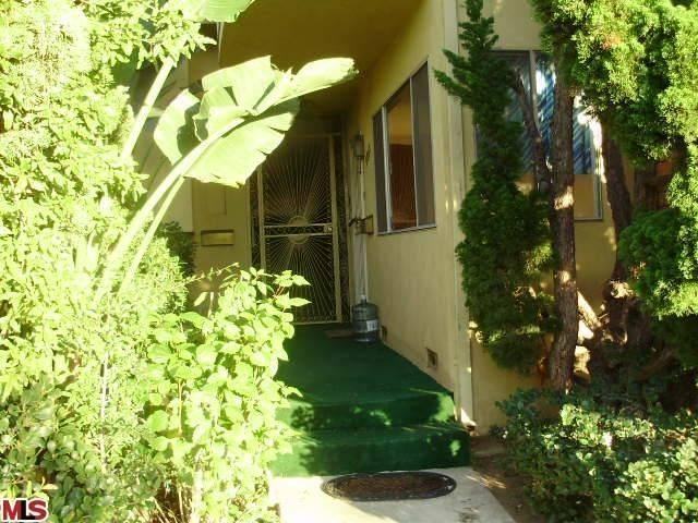 5802 S Kings Rd - Photo 2 of 10