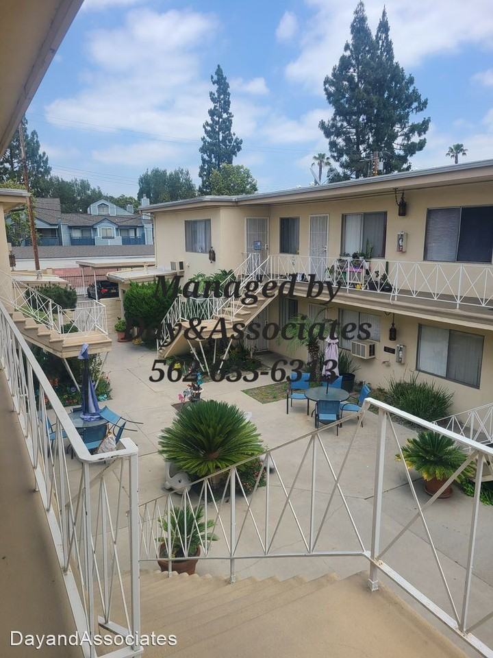 7375 Emily Ln - Photo 3 of 12