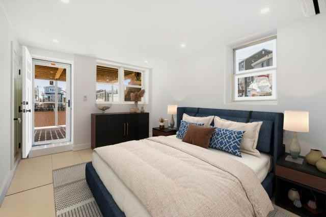 94 Gotham Ave - Photo 3 of 9