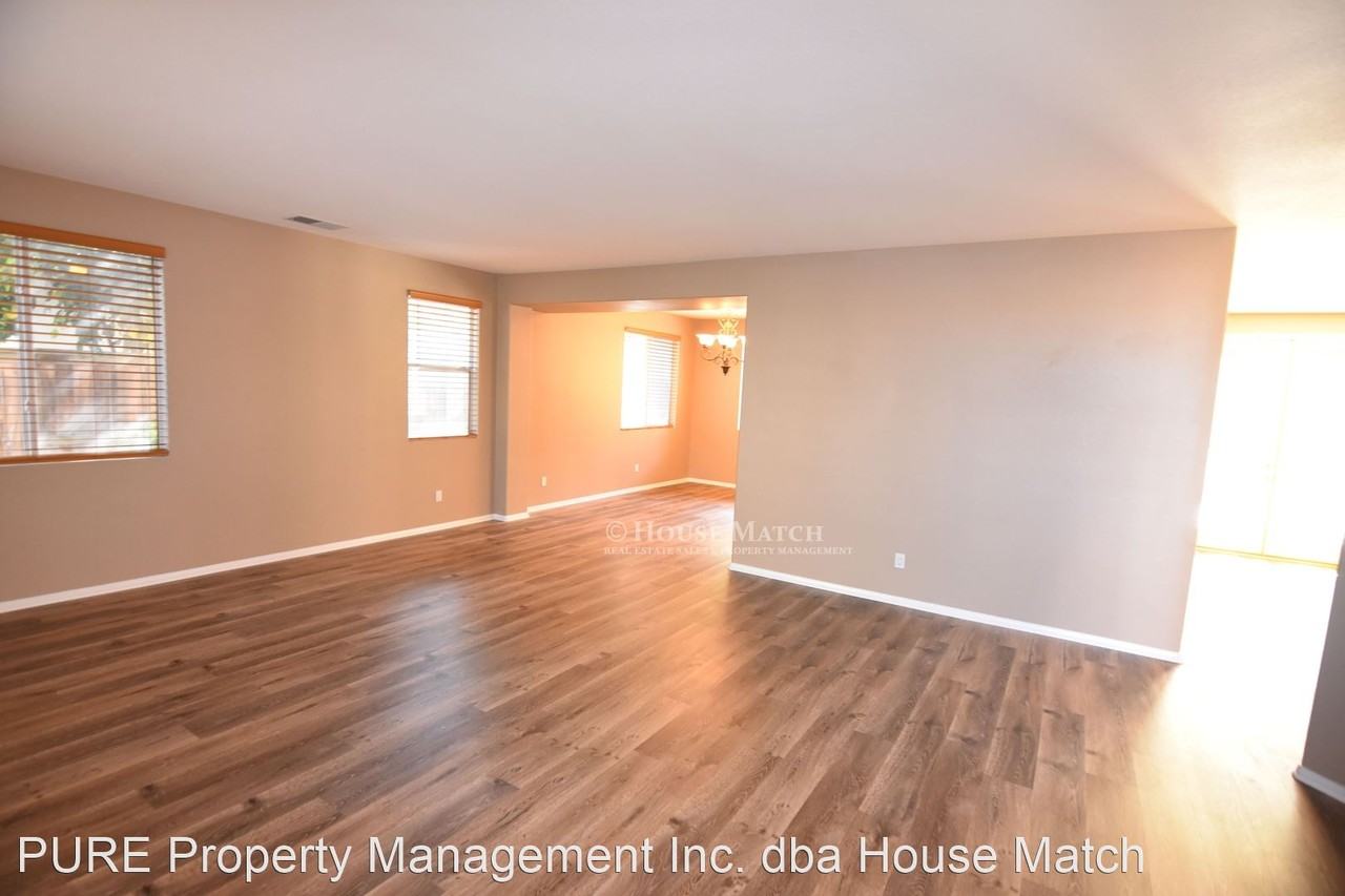 33453 Barrington Dr - Photo 3 of 28