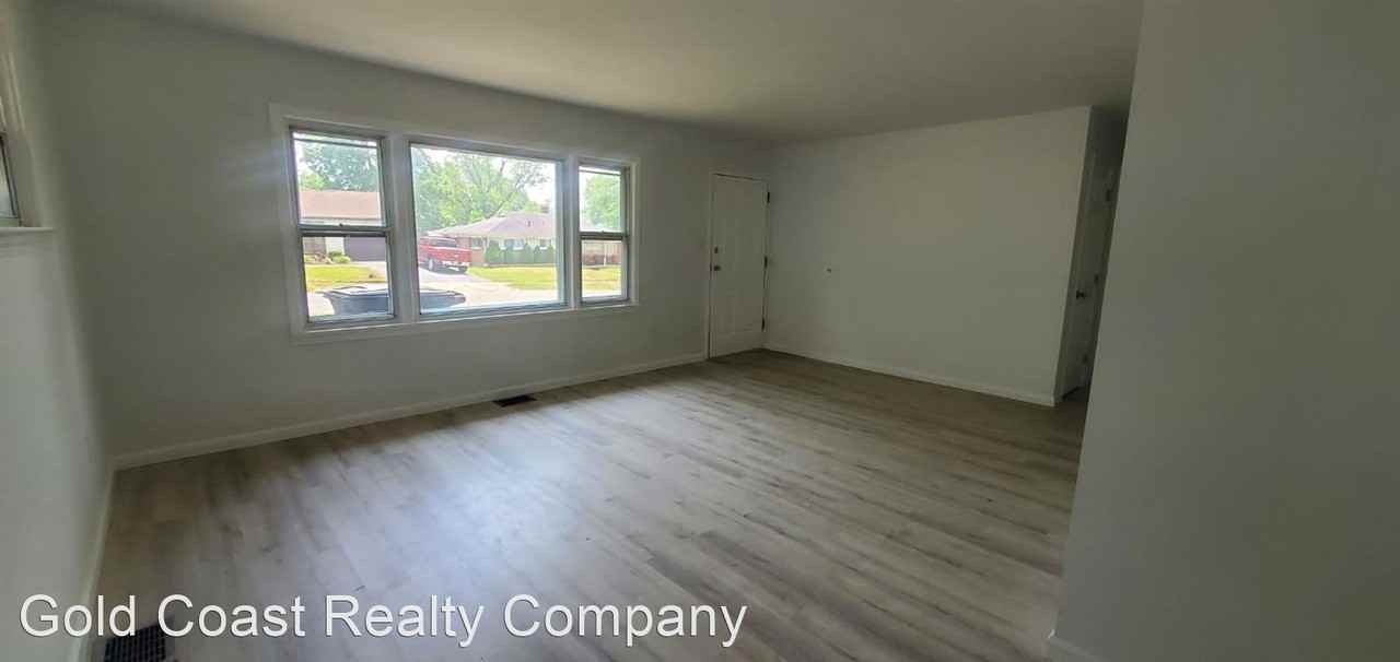 4617 Owens Dr - Photo 3 of 11