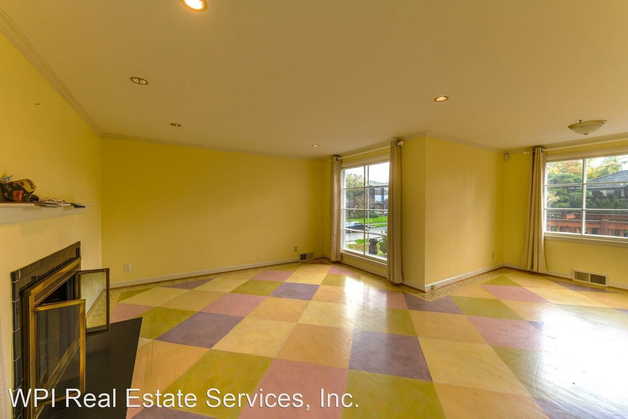 5802 Ne 57th St - Photo 2 of 20