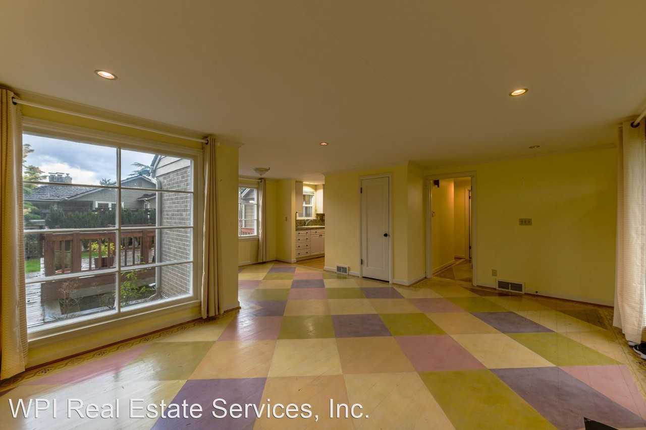 5802 Ne 57th St - Photo 3 of 20