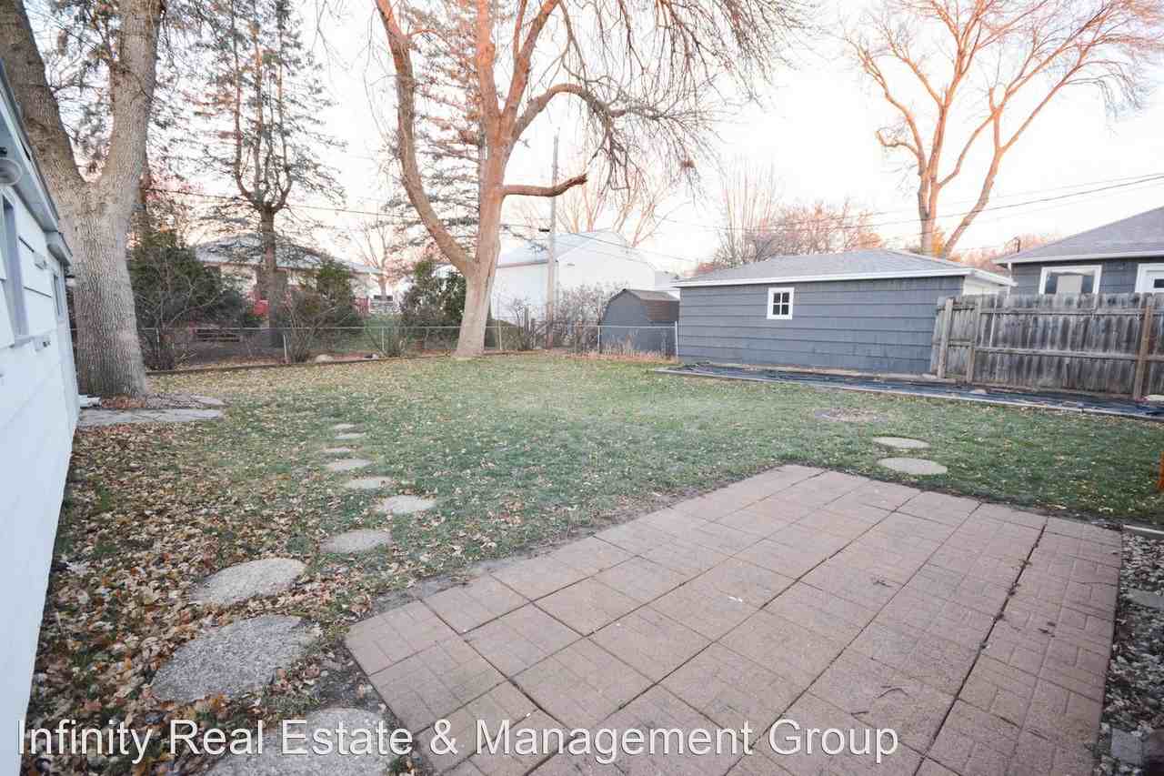 1405 14th Ave Nw - Photo 2 of 19