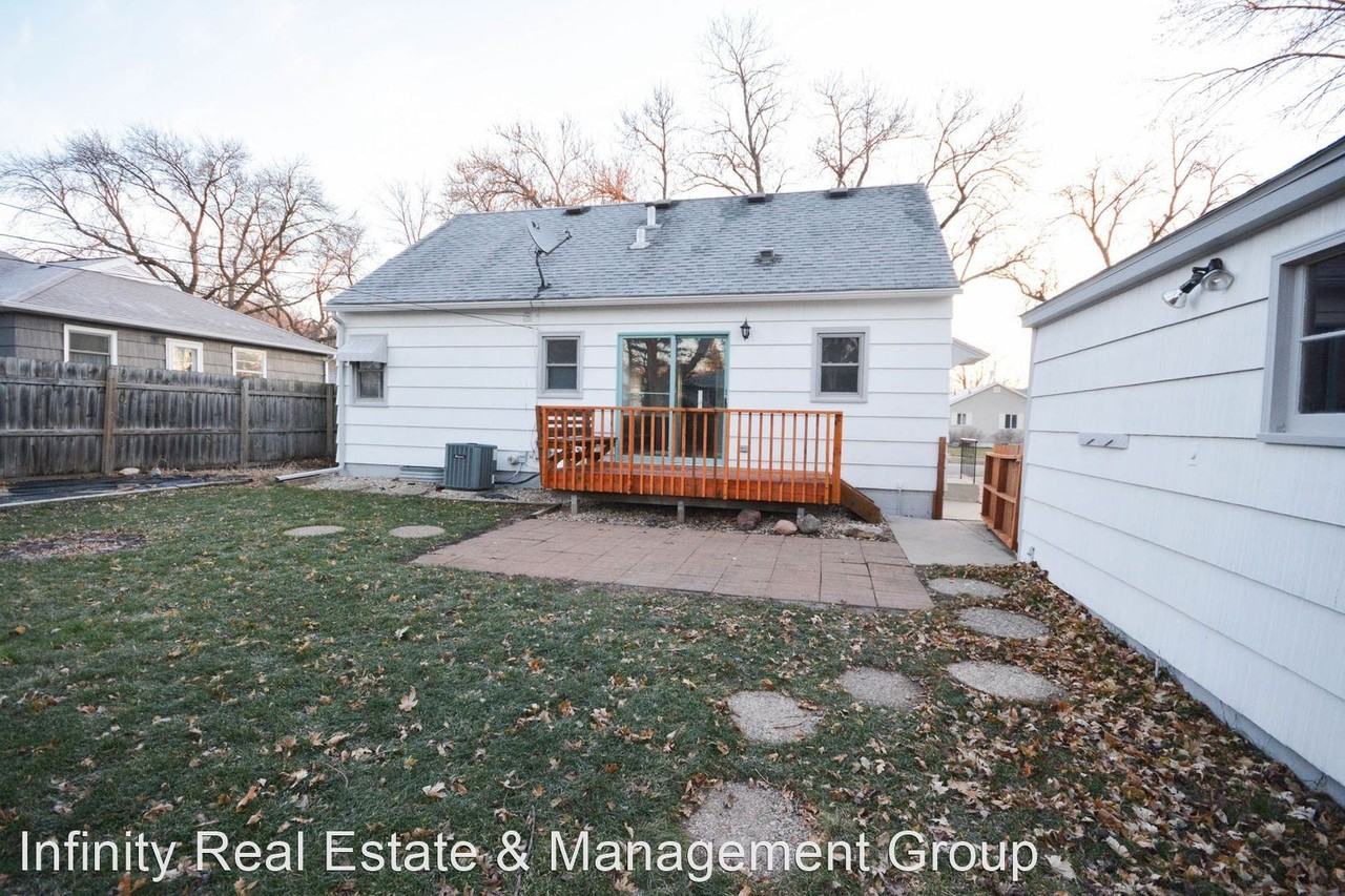 1405 14th Ave Nw - Photo 3 of 19