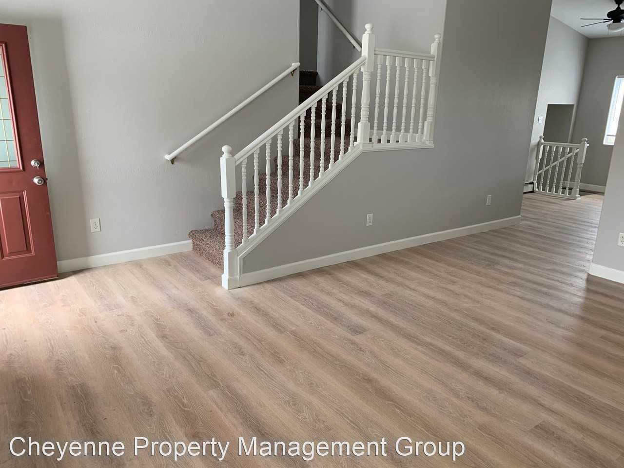 5621 Atlantic Dr - Photo 2 of 10