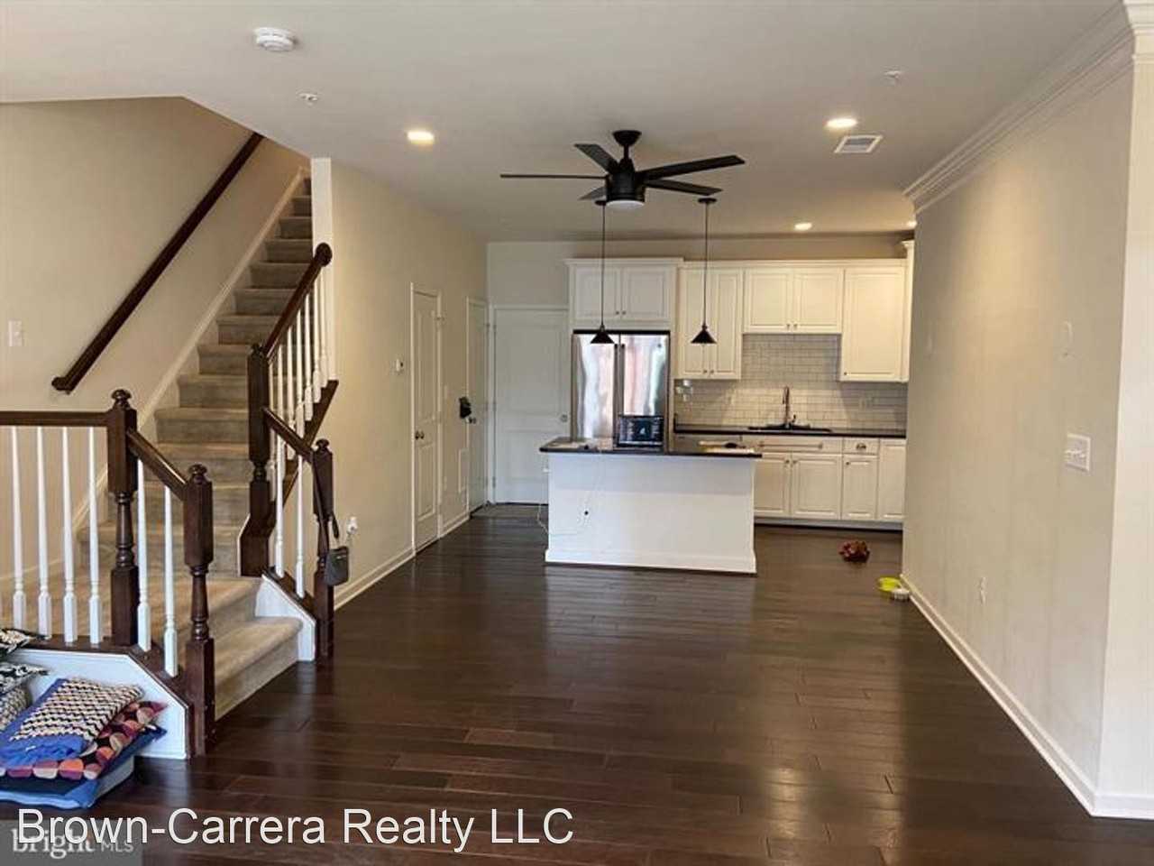 23554 Buckland Farm Ter - Photo 2 of 4