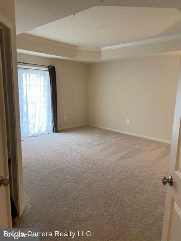 23554 Buckland Farm Ter - Photo 3 of 4