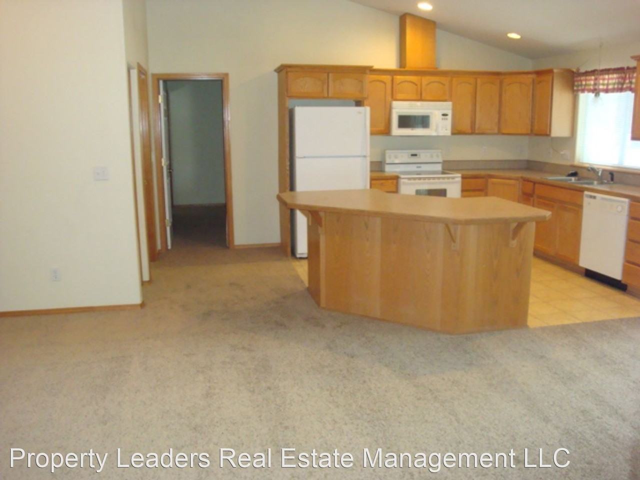 60130 Navajo Rd - Photo 3 of 11