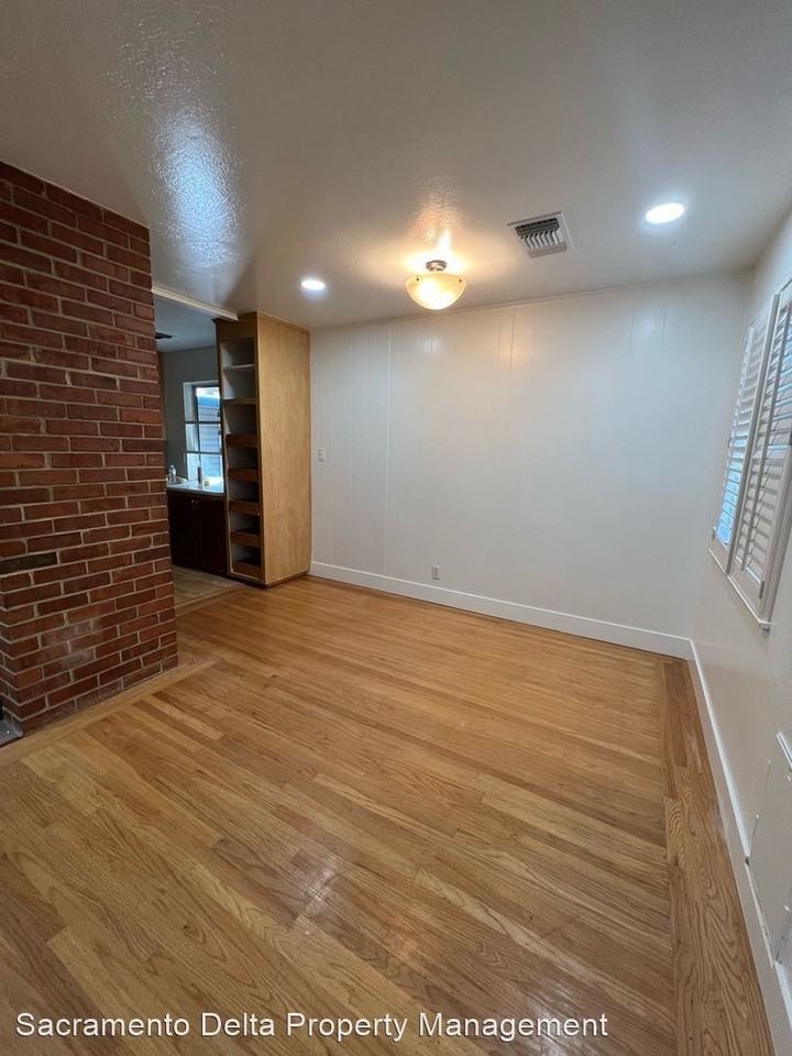 2708 Riesling Way - Photo 3 of 9