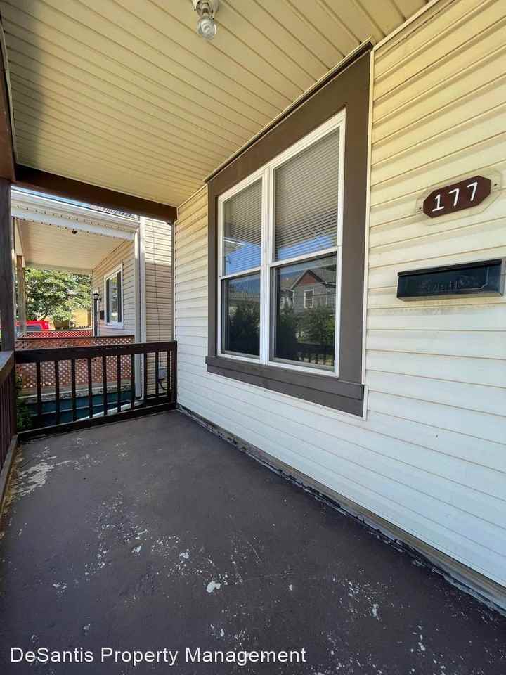 177 Frank St - Photo 3 of 29