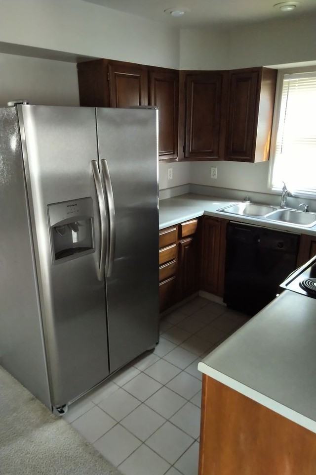 915 S 23rd St - Photo 3 of 8