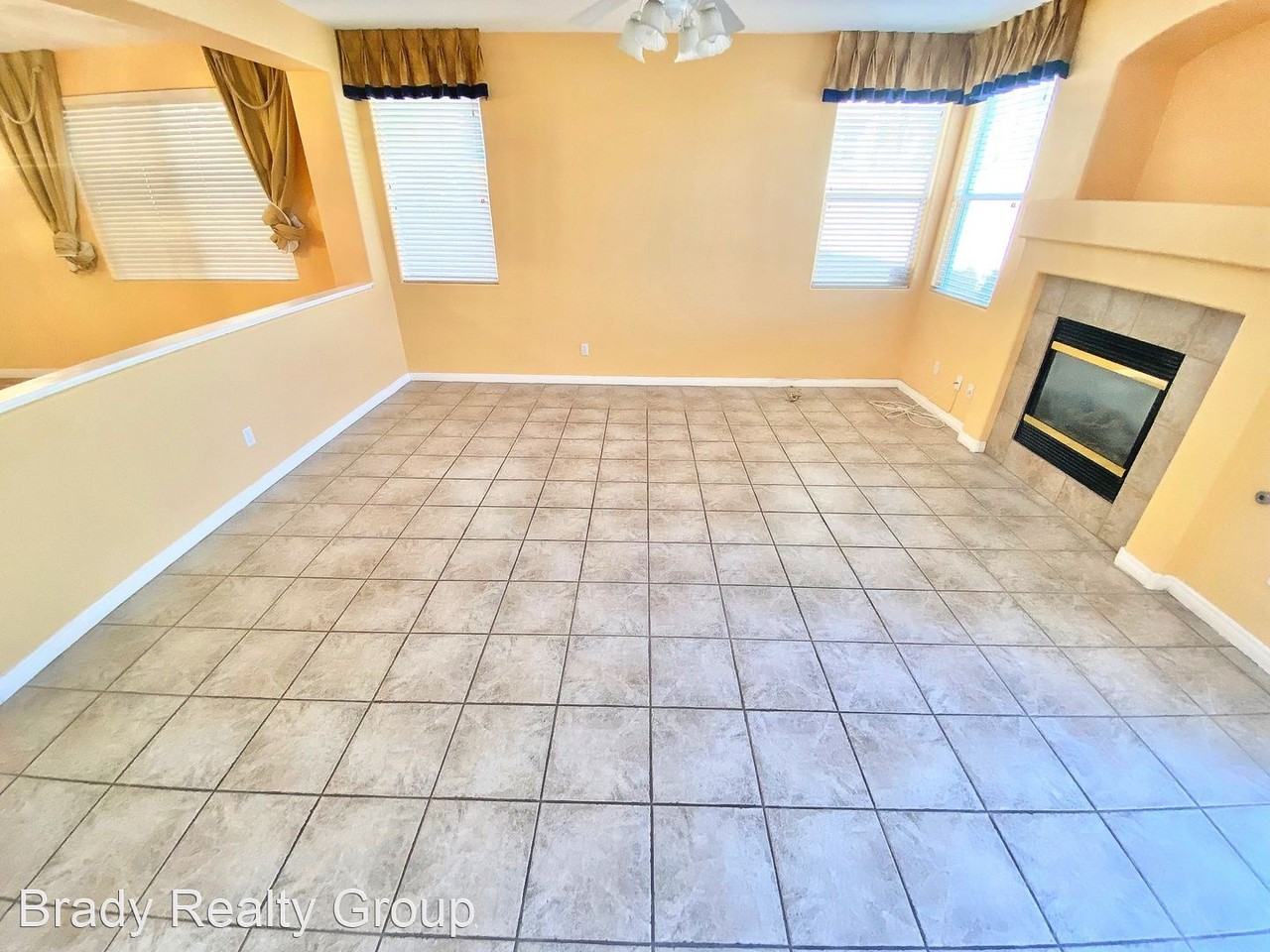 10744 Sprucedale Ave - Photo 3 of 32